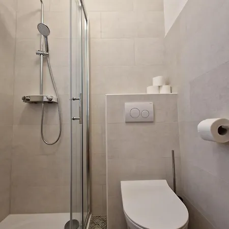 아파트 Cezar's House