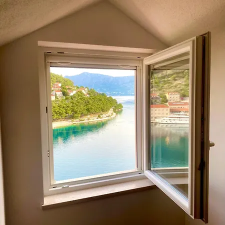 Apartment Cezar's House Pucisca